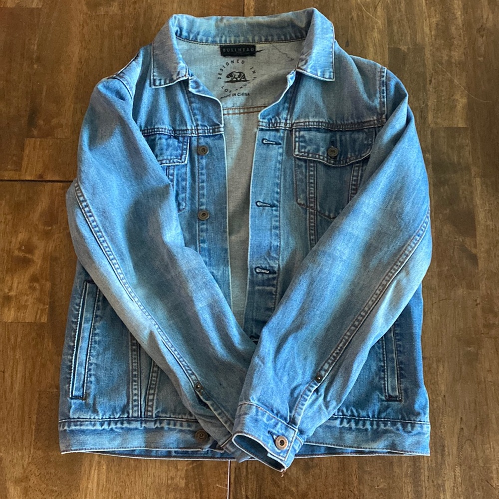 Bullhead jean jacket. Size medium.